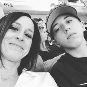 Meet your Posher, Leslie